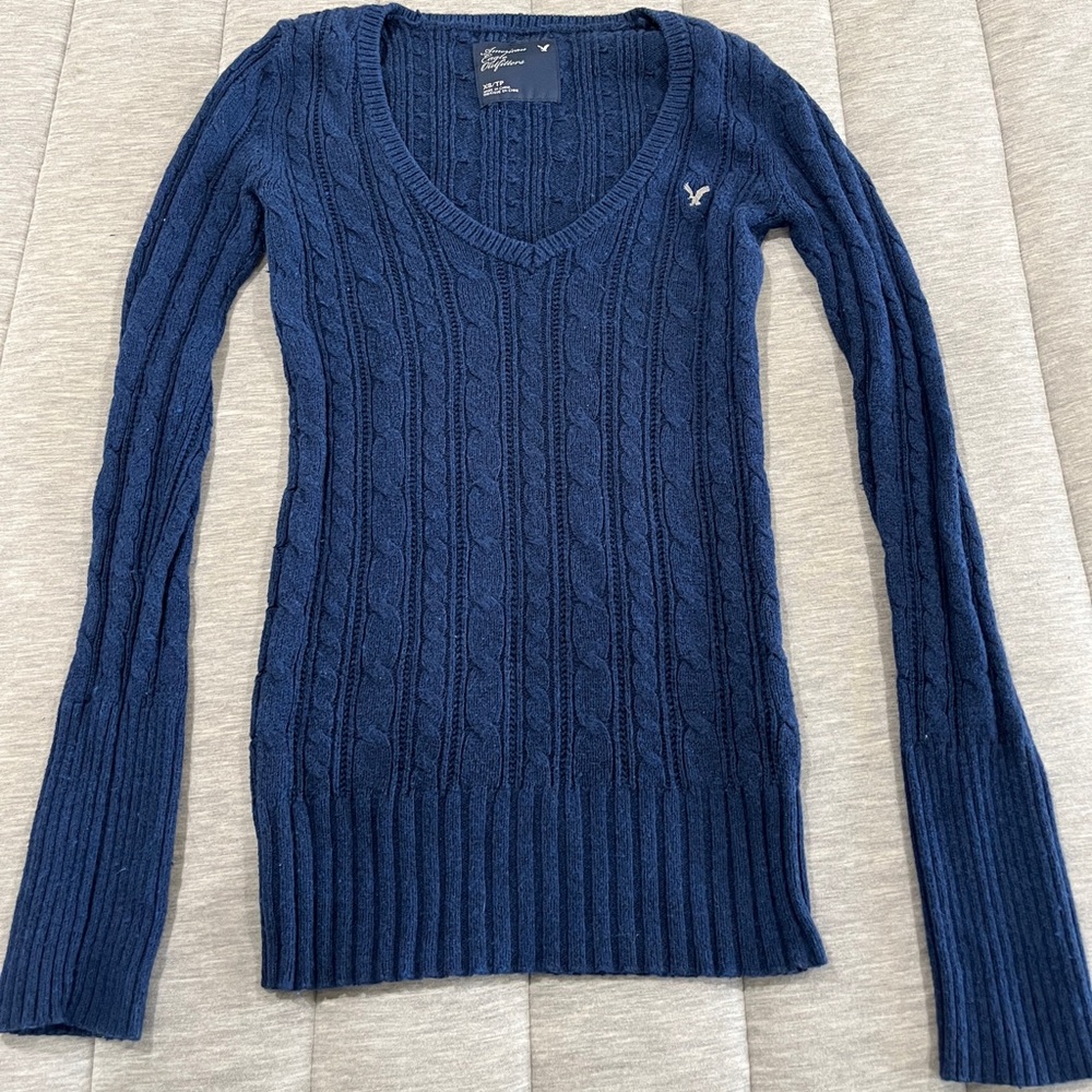 Women's Small American Eagle Outfitters Blue Cable Knit V-neck Sweater